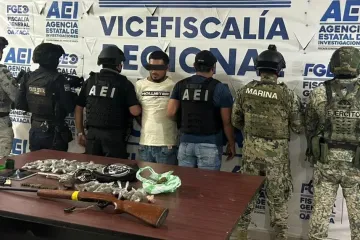 Con Operación Sable, durante cateo en la región de la Costa: detiene a una persona, asegura dosis de droga y armas de fuego