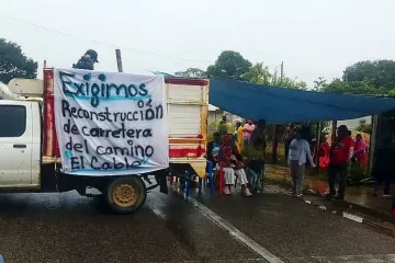 Por bloqueo, sin paso hacia Veracruz 