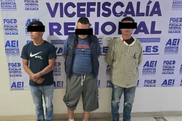 Son detenidos tres  por narcomenudeo afuera de una Escuela Secundaria en la Zona Metropolitana