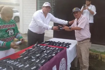 Entrega Fundación Nino lentes en Tuxtepec