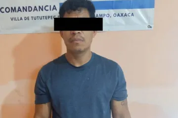 Lo detienen por agredir a su madre tras conflicto por un terreno en la Costa de Oaxaca