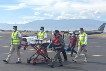 Con traslado aéreo, Gobierno de Oaxaca garantiza atención especializada a mujer embarazada