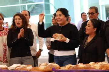 Comparten la tradicional Rosca de Reyes en el Congreso del Estado y refrendan compromiso con la ciudadanía
