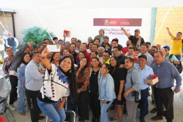 Reconoce Nancy Benítez Zárate labor de periodistas en su día