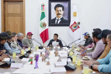 Participa Nino Morales en reunión de trabajo con sorgueros del Istmo