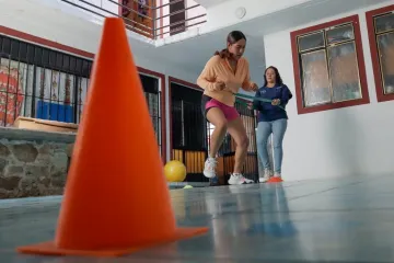 Fisioterapia en el DIF Xoxocotlán, servicio que devuelve sueños