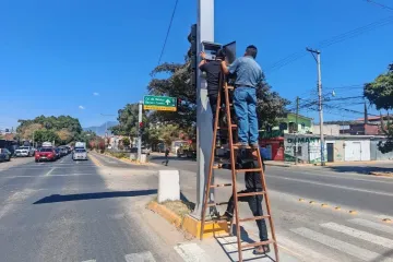 Por intervención técnica, semáforos de carretera Oaxaca-Puerto Ángel, en San Agustín de las Juntas, operarán en fase ámbar