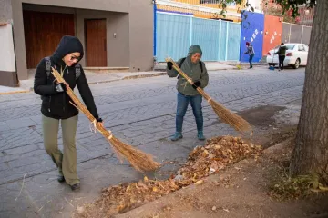Realizan Tequio Vecinal en la Calzada del Panteón, agencia de San Felipe del Agua