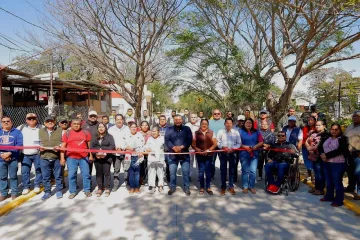 Miguel Sánchez  inaugura segunda etapa de pavimentación del Circuito José F. Gómez en Juchitán