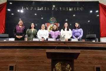 Rinde informe la secretaria de las Mujeres ante el Congreso del Estado