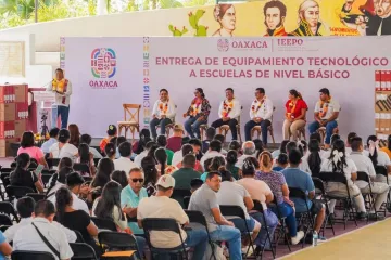 IEEPO impulsa la transformación educativa en la Costa con entrega de equipamiento tecnológico a 176 escuelas