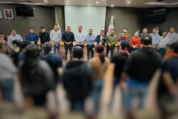 Gobierno recibe pliego de normalistas