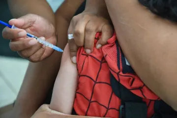 Xoxocotlán realiza intensa jornada de vacunación en colonias y agencias; incluye sarampión