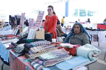 Impulsa Congreso del Estado la economía local con expoventa de artesanías y emprendimiento oaxaqueño