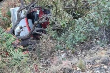 Al barranco camión de carga en la 175 