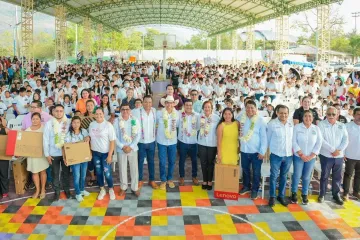 Entrega IEEPO equipamiento tecnológico a 75 escuelas en Huatulco