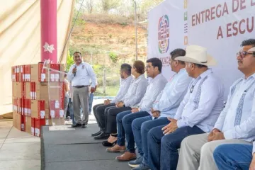 Computadoras y proyectores mejora el aprendizaje en Tonameca 