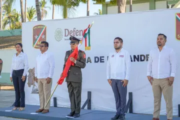 Abandera IEEPO a 73 escuelas de la Costa, celebrando la identidad nacional