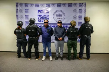 Detienen a gerente y exgerente de la agencia Chevrolet MEGA Oaxaca, por fraude con venta de automóviles