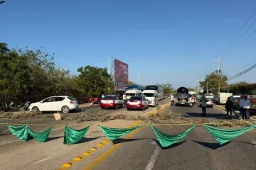 En Bajos de Chila el bloqueo genera preocupación por afectaciones al turismo y a la población