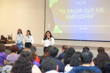 Conmemora IEEPO el Día Internacional de la Mujer con jornada "El Valor que se Empodera"