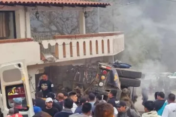 Dos fallecidos en Guelatao por accidente de un carro pesado  