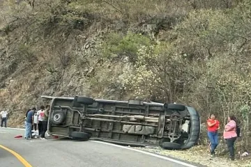 Piden reparación de daños a empresa de transporte tras accidente