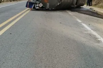Informa Protección Civil cierre total por accidente en la carretera 135-D Cuacnopalan – Oaxaca   