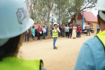 Gobierno de Xoxocotlán entrega obras de pavimentación y electrificación en colonias