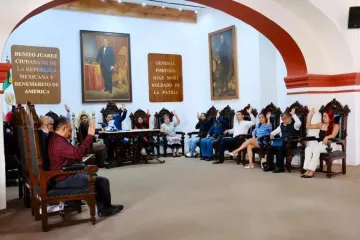 Sesión de Cabildo con acuerdos que generan resultados para vecinas y vecinos de Oaxaca de Juárez