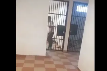 En la Sierra Mixe, en Tlahuitoltepec destruyen vivienda y encarcelan a adultos mayores