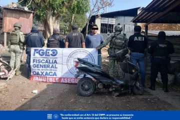 Durante cateo en deshuesadero de San Pablo Etla; aseguran motocicleta con reporte de robo y detiene a una persona
