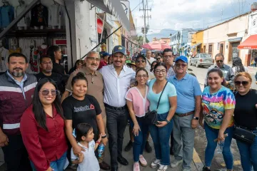 Mantiene Ray Chagoya cercanía en territorio con vecinas y vecinos