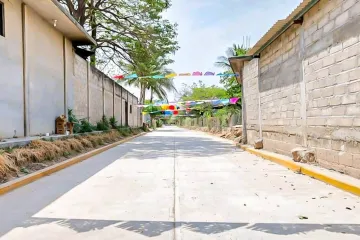 Nueva pavimentación en Chicapa de Castro mejora el paso diario y desfogue pluvial