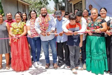 Entrega Miguel Quetu rehabilitación de drenaje, agua potable y pavimentación en la 7a. Sección 