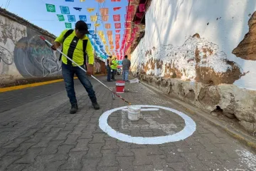 Realizan tequio en el Barrio de Xochimilco