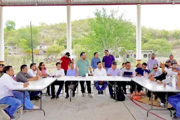 La Secretaria de gobierno construye acuerdos en la Sierra Sur para llevar agua a miles de familias oaxaqueñas