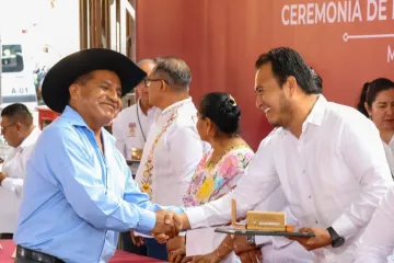 Entregan medallas "Ignacio Manuel Altamirano" y "Rafael Ramírez Castañeda"