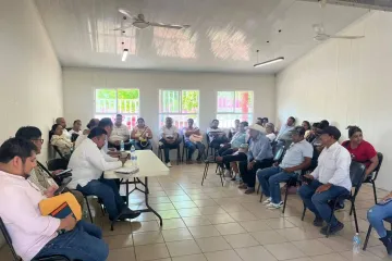 IEEPO y padres de familia de Matías Romero alcanzan acuerdos