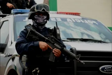 ExpoliciónTriada infernal / Amado Sanmartín Hernández / Para Valeria, la cuarta llamita.