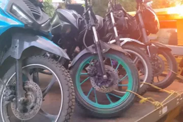 FGEO detienen a siete personas y aseguran armas, droga y vehículos durante cateo en Pinotepa Nacional