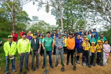 Encabeza Ray Chagoya intensa jornada de reforestación en el Cerro del Fortín