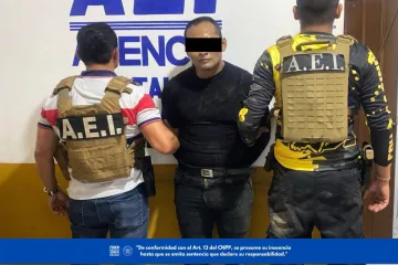 FGEO detiene en flagrancia a una persona por probable delito contra la salud; aseguran dosis de cristal