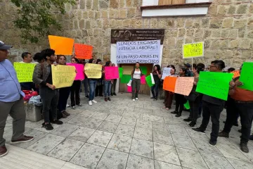 Escala conflicto en la UTVCO; empleados marchan y piden atención a demandas