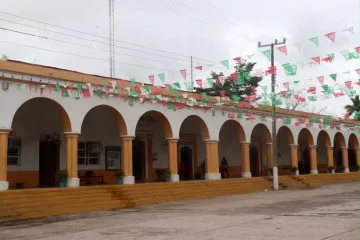 A vinculación a proceso en contra de cuatro personas por delito en materia electoral en casilla de San Juan Guichicovi