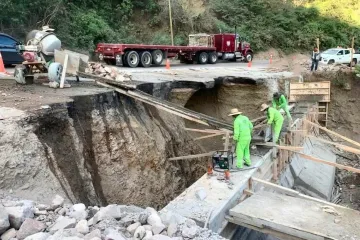 Continúan los  trabajos de rehabilitación en la carretera Oaxaca–Tehuantepec