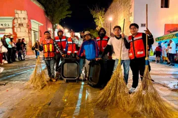 Durante y después del Desfile de Delegaciones, las calles de Oaxaca de Juárez se mantuvieron limpias