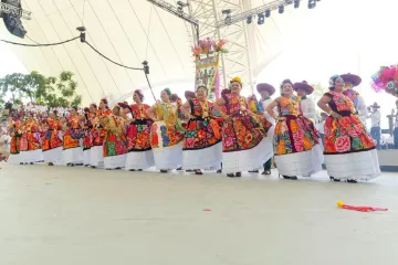 Ovaciona #NinoMorales a sus hermanas y hermanos indígenas en la Octava del Lunes del Cerro