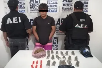 FGEO obtiene vinculación a proceso contra persona detenida en cateo por presunto narcomenudeo en Santa María Huatulco