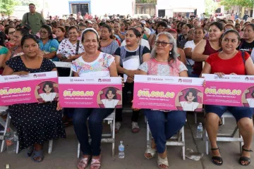Sebienti entrega microcréditos